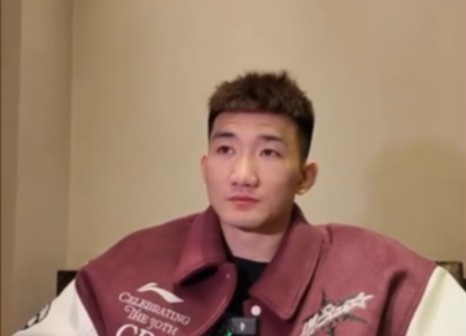  咋形容你和王博的關(guān)系？孫銘徽：像家人 他訓(xùn)練&生活中很照顧我們