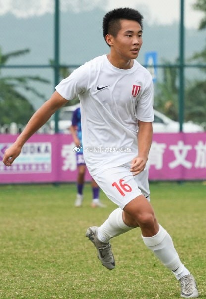  中國(guó)職業(yè)賽場(chǎng)首位09后！成都蓉城B隊(duì)16歲小將帥惟浩上演生涯首秀