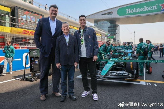 聯(lián)動(dòng)F1！翟曉川曬與姚明、阿隆索、范志毅、周冠宇等的合照