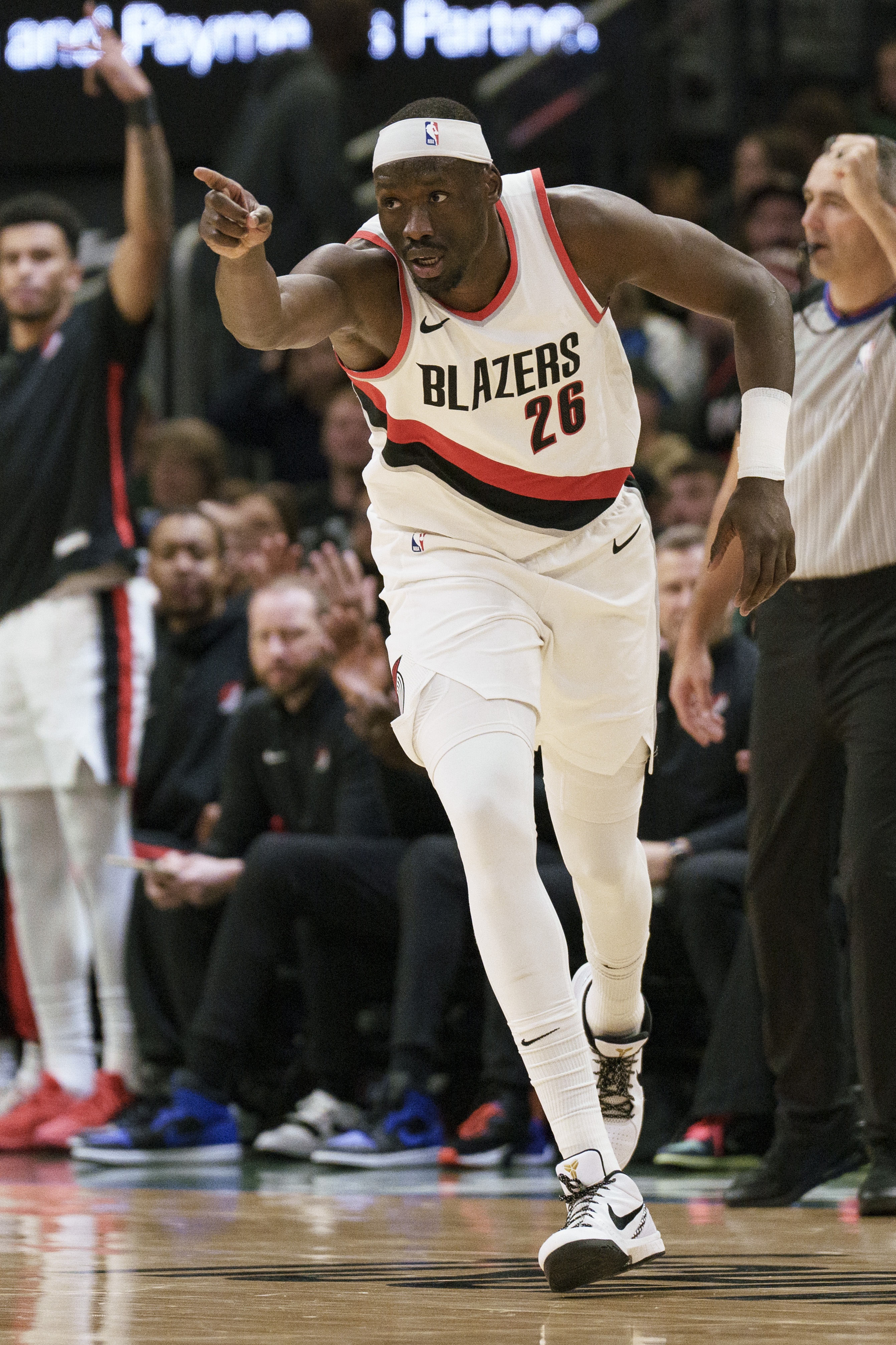  CBA名宿！里斯上半場三分4中3 11分鐘砍下11分5籃板