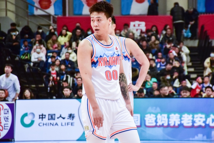  開場就手感熱！趙睿首節(jié)僅8分鐘 5中4&三分2中2拿到11分