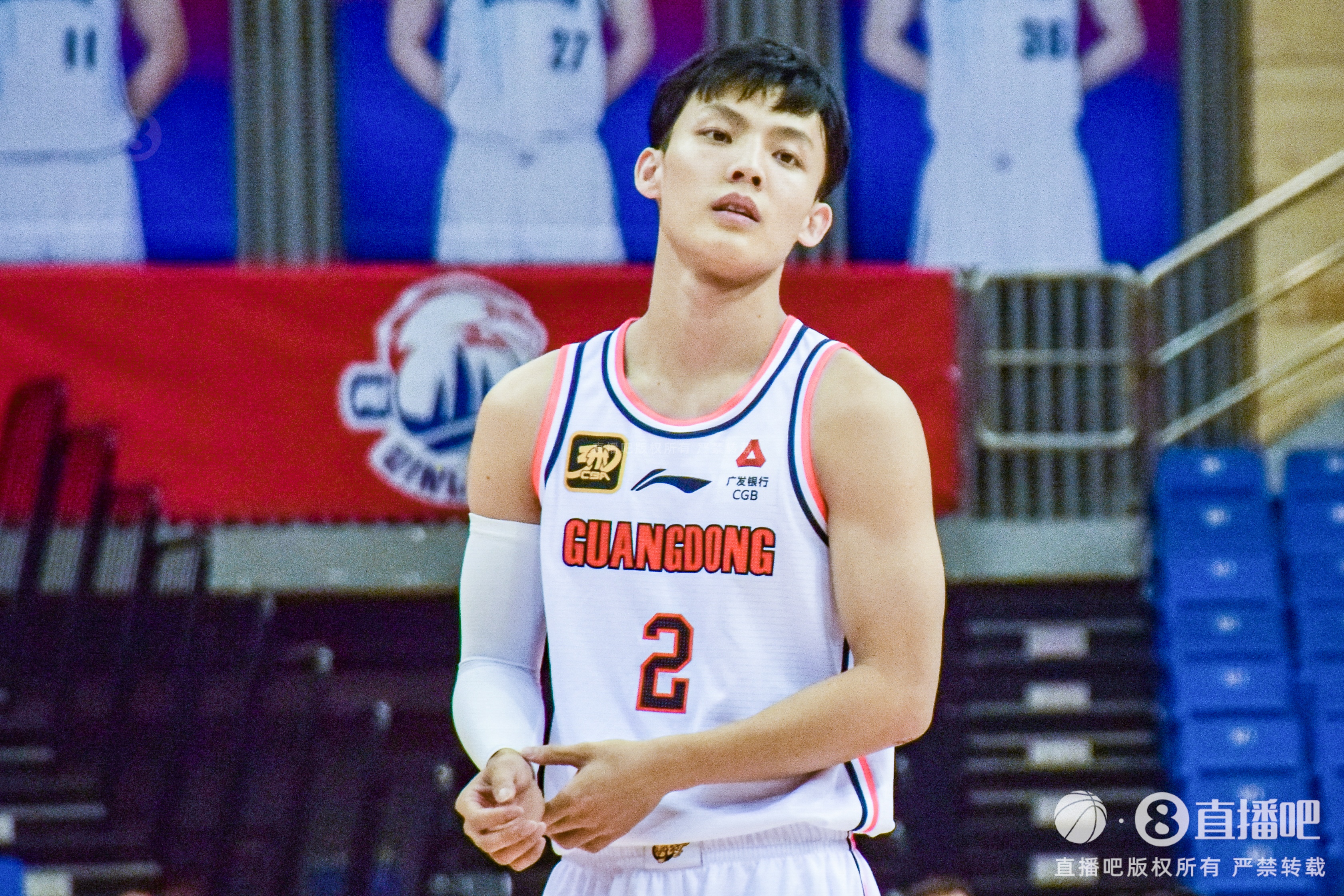  未能救主！徐杰12投7中&三分4中3 得到18分7板2助