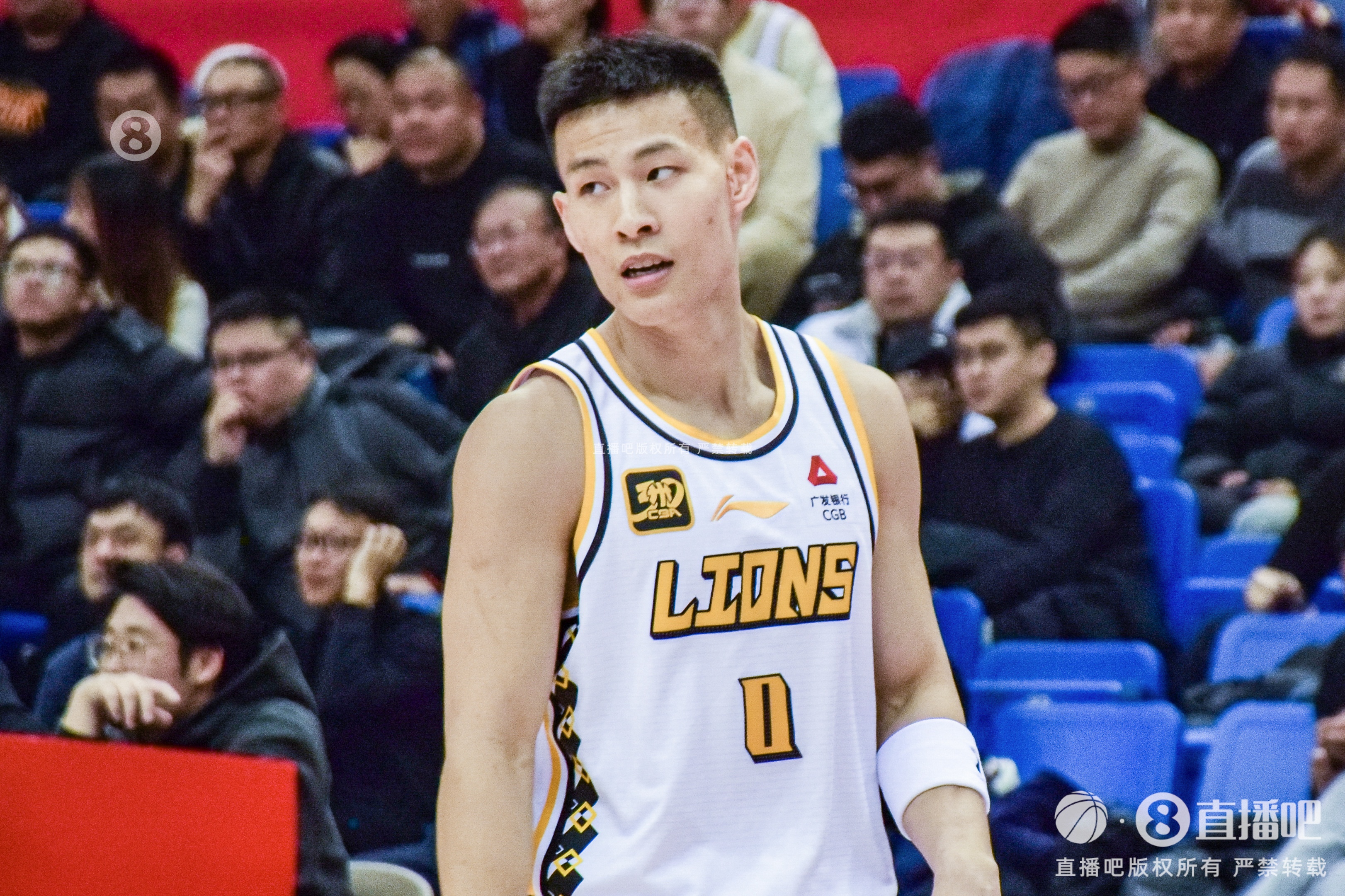  毫無狀態(tài)！林秉圣11投僅1中拿到3分3斷 出現(xiàn)2失誤4犯規(guī)