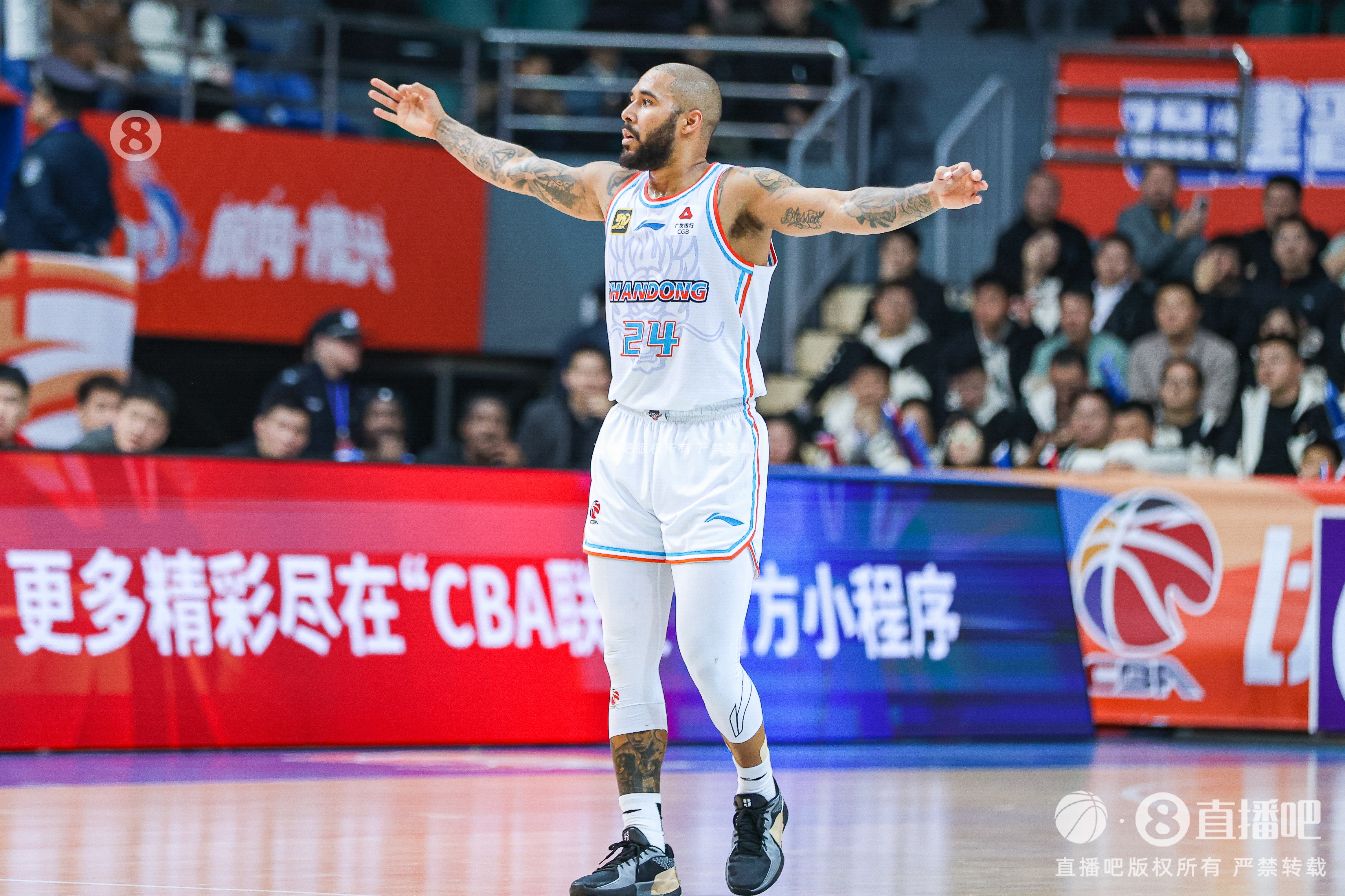  奈何隊(duì)友短路！摩爾19中12空砍31分 末節(jié)狂砍22分
