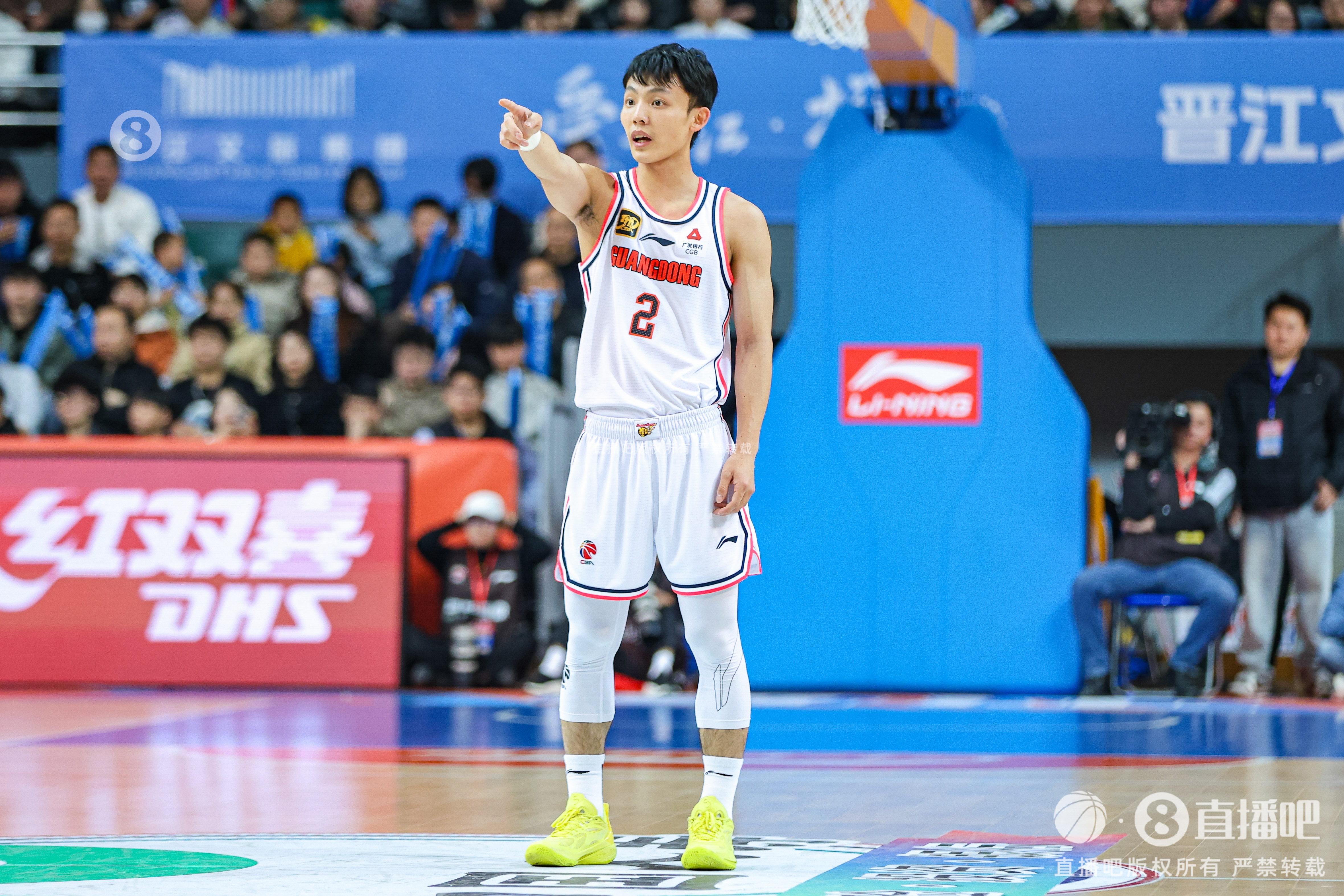  手熱！徐杰打滿首節(jié)5中4拿到10分2助 正負值+17