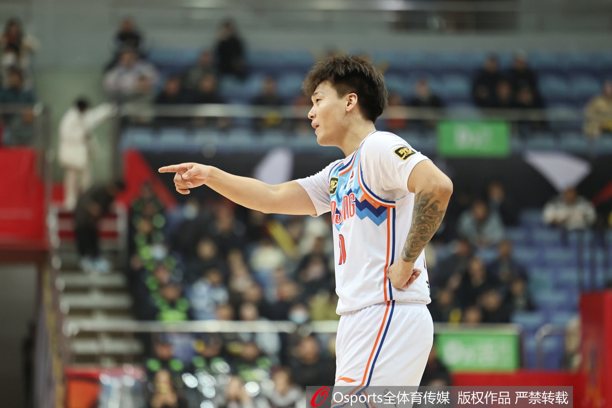  首戰(zhàn)舊主！趙睿半場5中1僅拿4分3板3助1斷 正負值-19