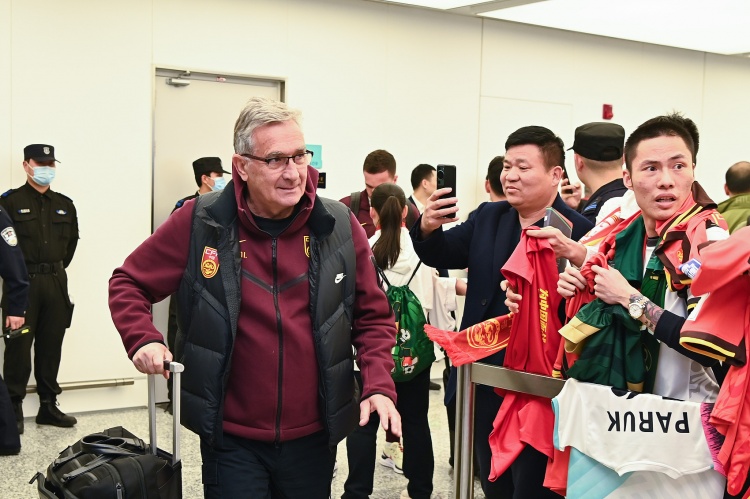  蘇媒：國足仍有爭第二希望，但真的不能再“守”下去了
